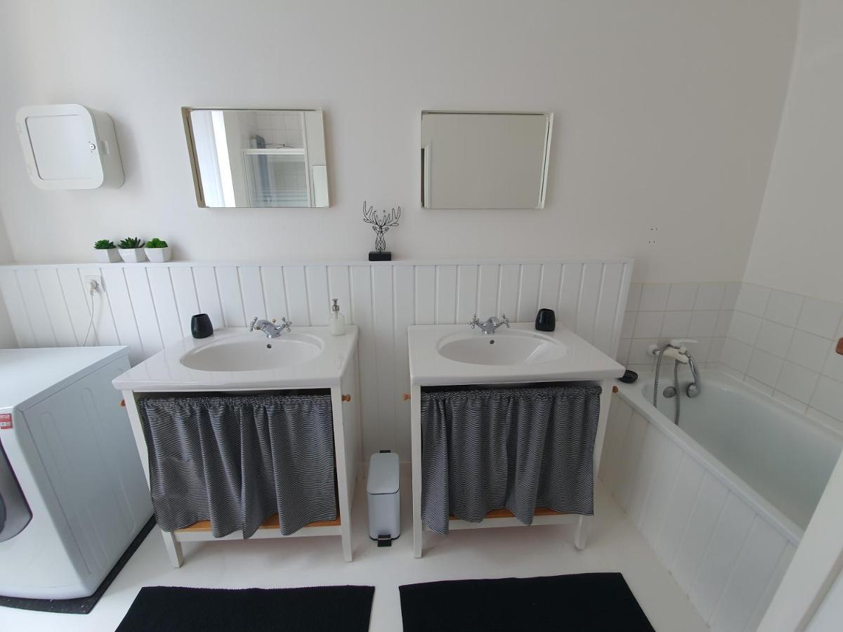 Maison Laurenza 2 Chambres D'Hotes Saint-Jean-de-Liversay Eksteriør bilde